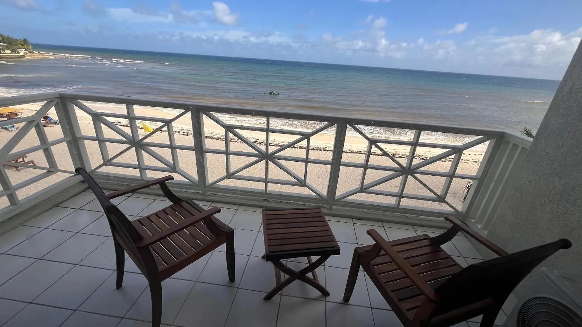 Hotel Leroy كرايست تشيرش 0*,